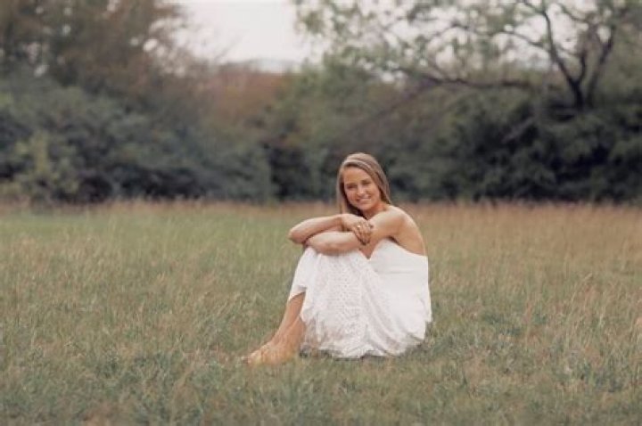 Alexa Marie Aikman is the second daughter of Troy Aikman. ·