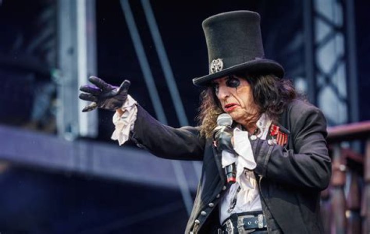 A Journey Through The Fascinating World Of Alice Cooper