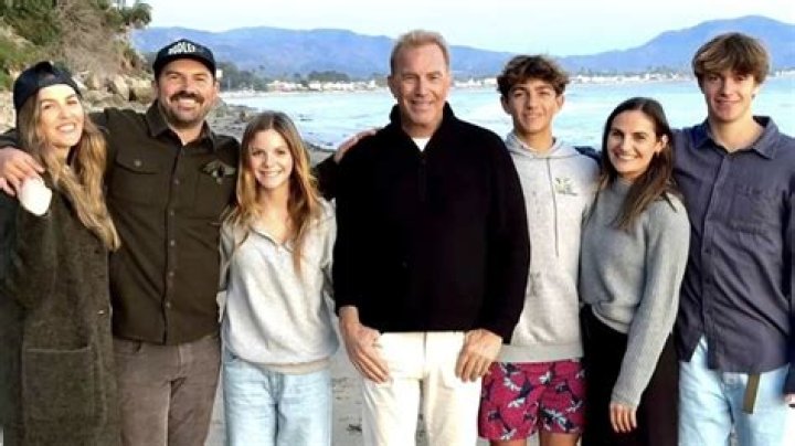 Are any of Kevin Costner's family in Yellowstone?