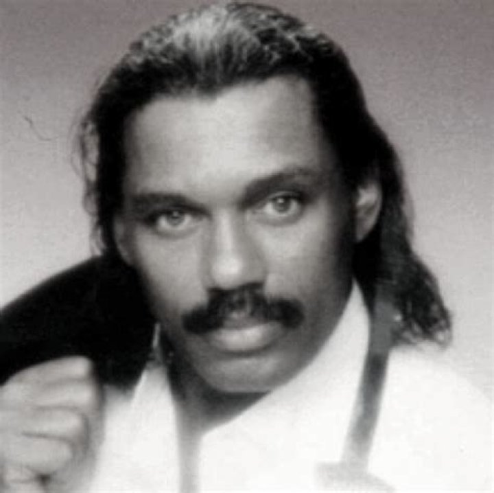 How Did Diana Ross' Brother Die? ·