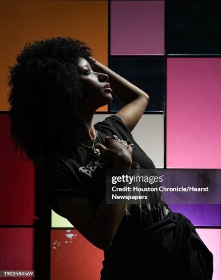 Asli Omar: The Rising Star In The Digital Landscape