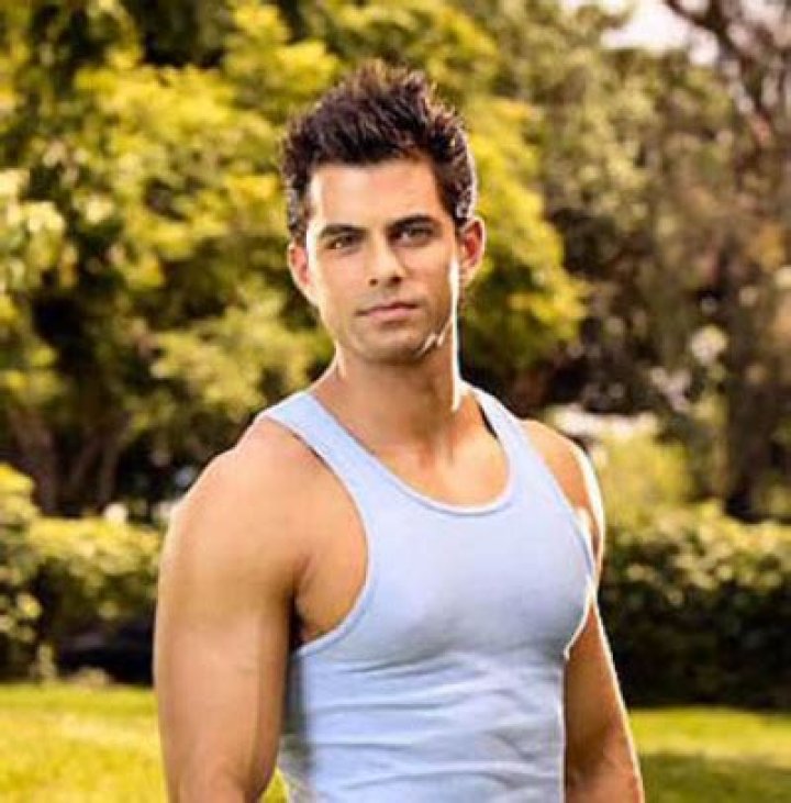 Bio, Relationship Status, Net Worth, Height, And Family ·