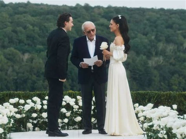 Parents David and Victoria 'shed a tear', stun at ceremony ·