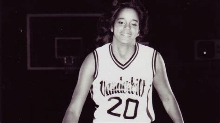 Unlocking Carolyn Peck's Height: Unveiling Surprising Insights