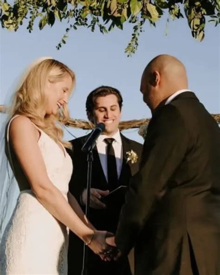 Exploring Chris Young's Relationships: The Heart Behind The Music