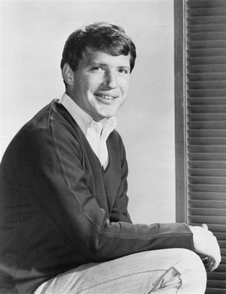 Christopher Connelly's Net Worth: Unlocking Financial Success Secrets