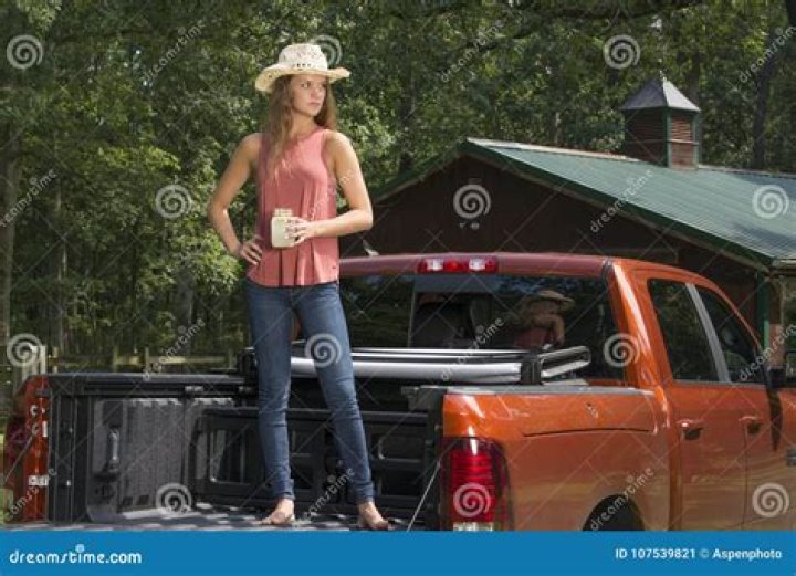 Irresistible Country Girl Pick Up Lines