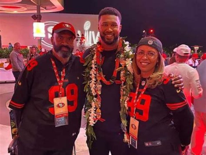 DeForest Buckner age, height, ethnicity, family, college, 40 time, draft, trade, net worth, Instagra ·