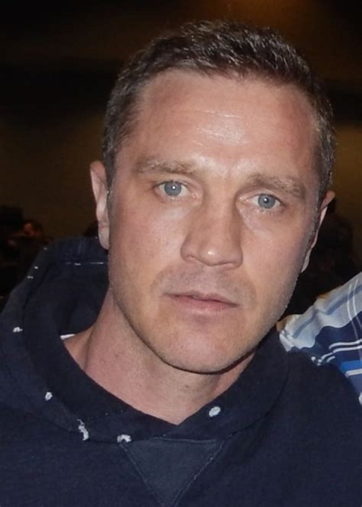 Devon Sawa Height, Weight, Age, Family, Biography, Facts