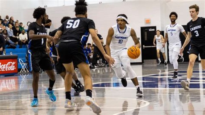 Did Montell Jordan ever play basketball?