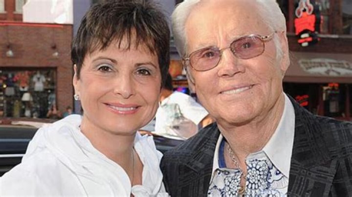 Everything About George Jones' Ex-Wife ·