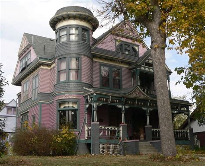 Discover The Architectural Marvel Of The Edgar Zabriskie Residence