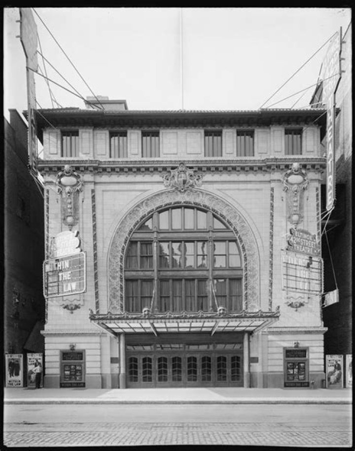 Discover The Historic Eltinge Theater: A Landmark Of Entertainment