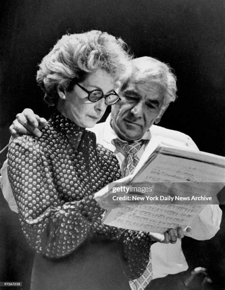 Who was Leonard Bernsteins wife? ·