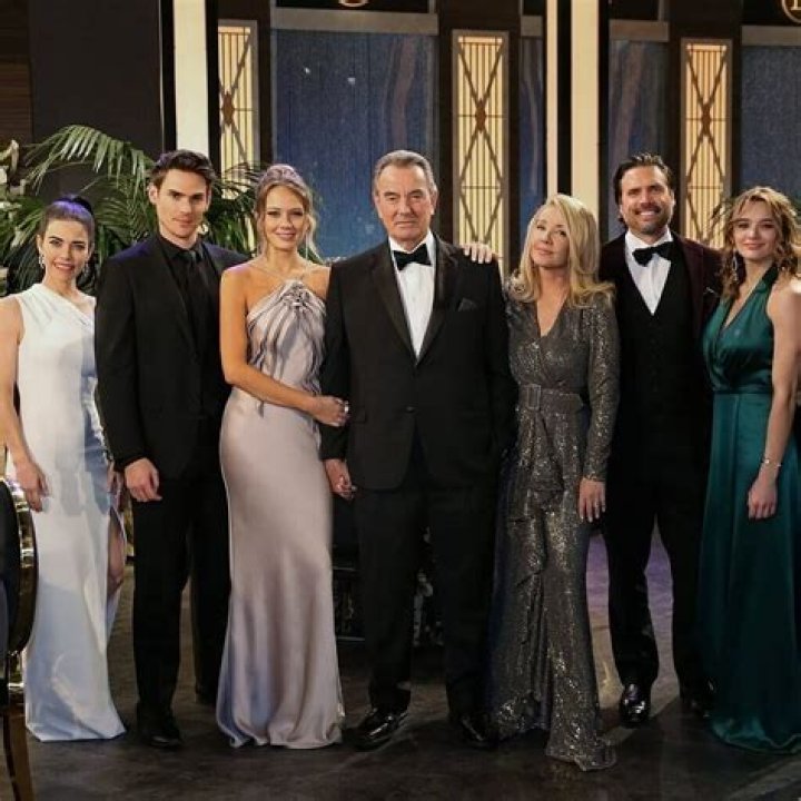 Definitive Guide To Garth Brooks' Marital Status