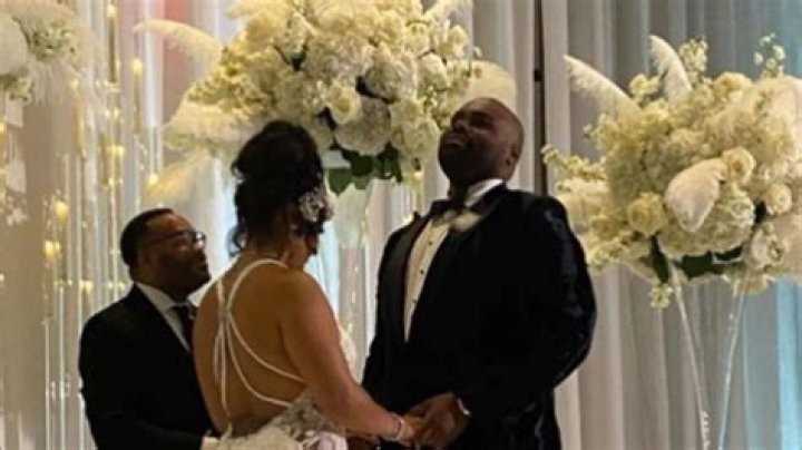 How Much Does the Wife of Michael Pena Make?