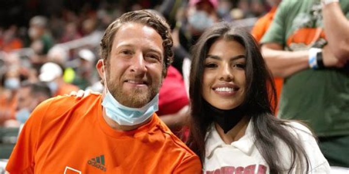 How Old Is Dave Portnoys Girlfriend? ·