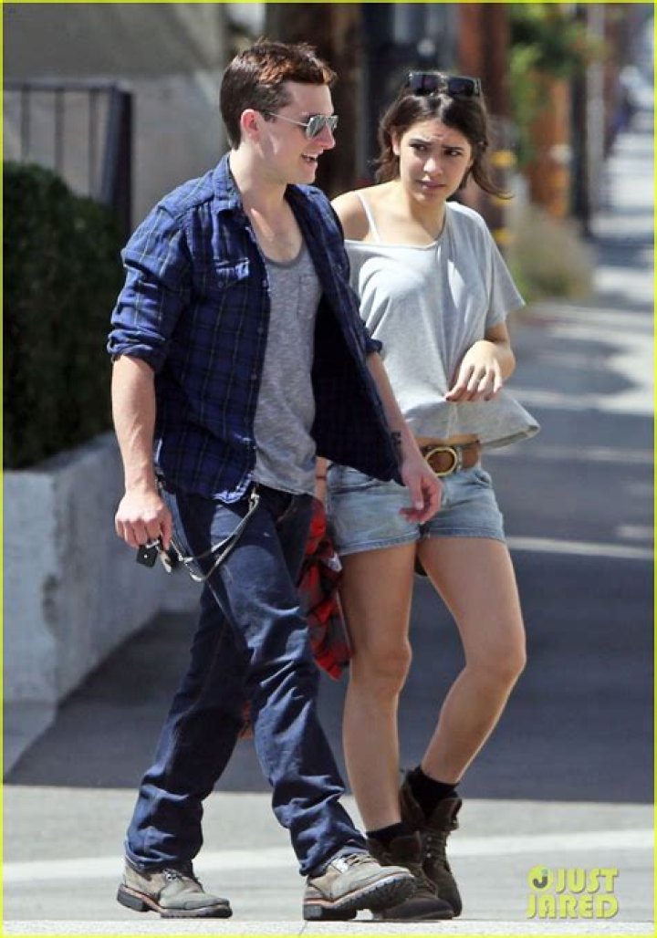 Unveiling Claudia Traisac's Height: Surprising Revelations