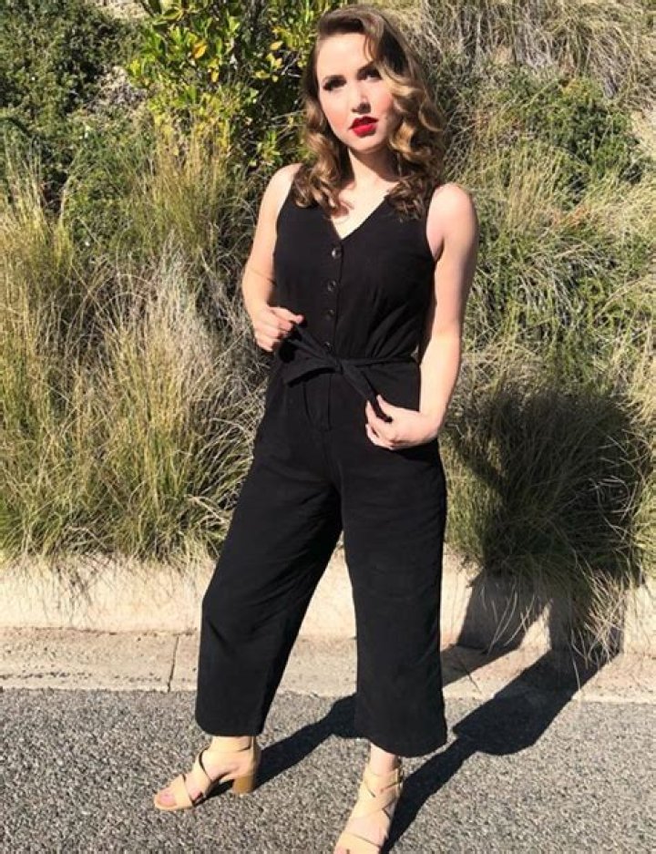 Unveiling Taylor Tomlinson's Height And Beyond