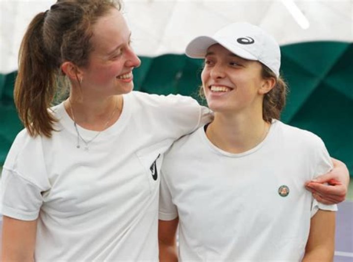 Uncover The Secrets Of Iga Swiatek's Tennis Dynasty: Meet Her Sister Agata