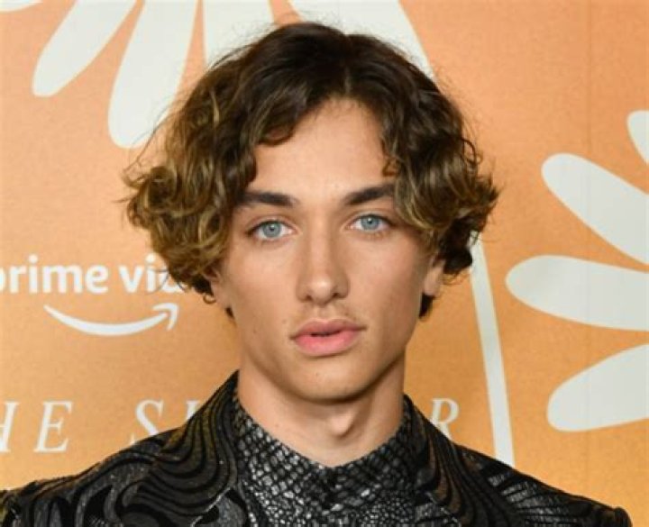 Is Gavin Casalegno Gay? Uncover Astonishing Insights