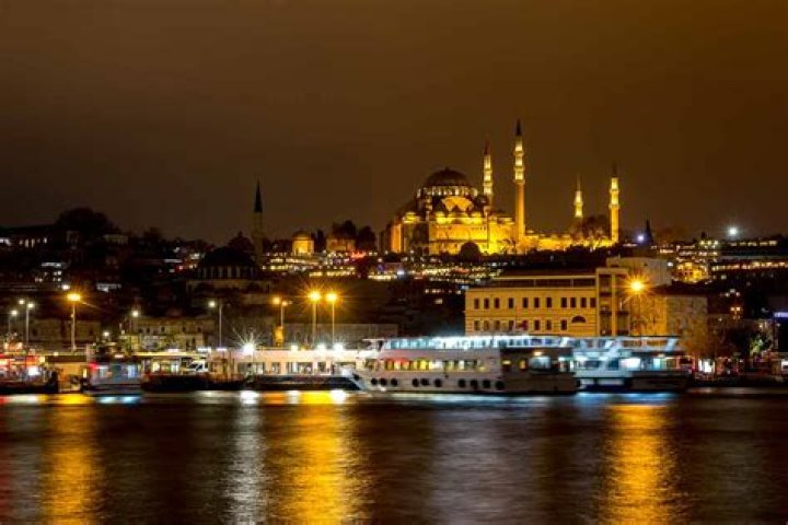 Explore The Enchanting City Of Istanbul By Night
