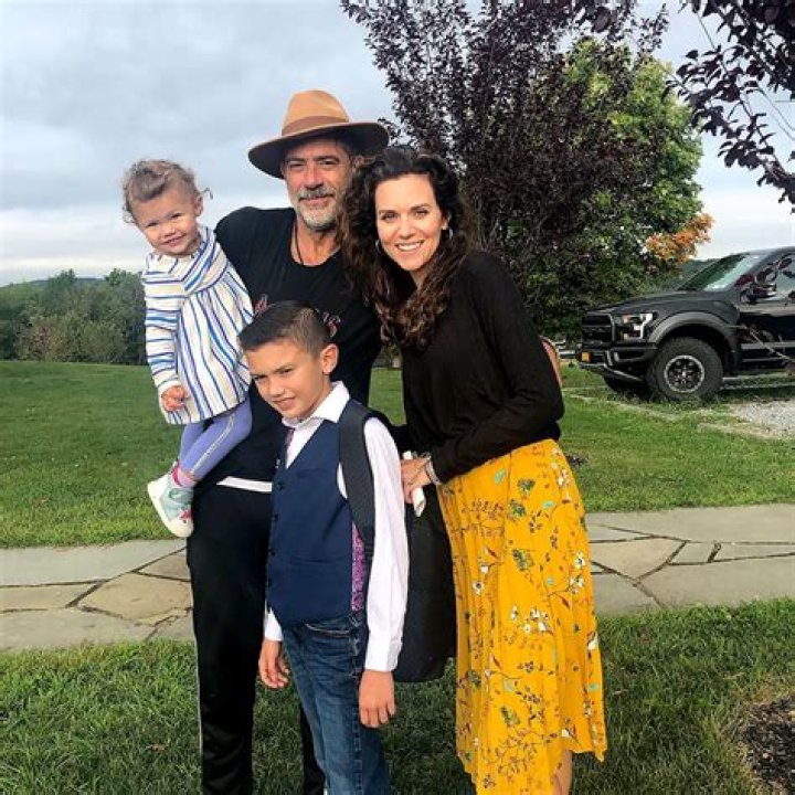 Exploring The Lives Of Jeffrey Dean Morgan's Children: Their Ages And More