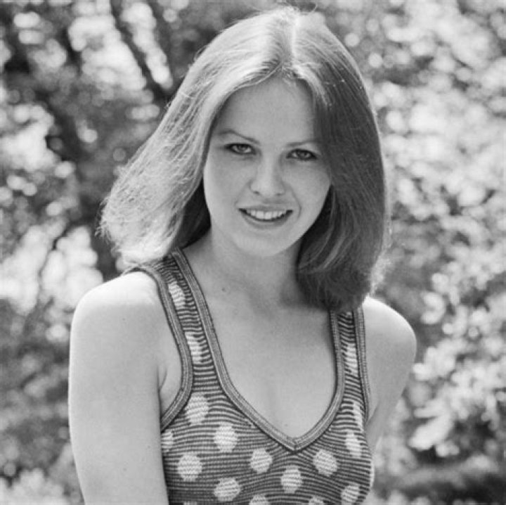 Who Is Derek Coombs' Wife ·