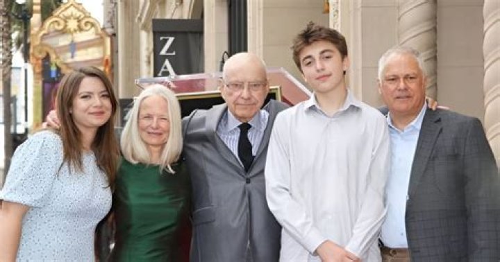 Unveiling The American Immigrant Experience: Insights From Jeremy Yaffe