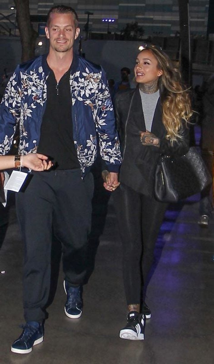 Joel Kinnaman Height, Weight, Age, Girlfriend, Family, Facts, Biography