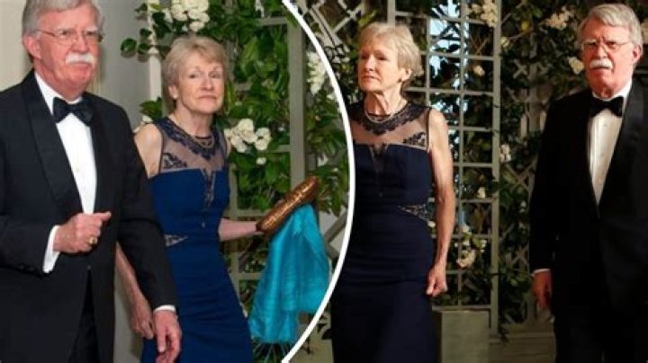 John Boltons Daughter correo ·