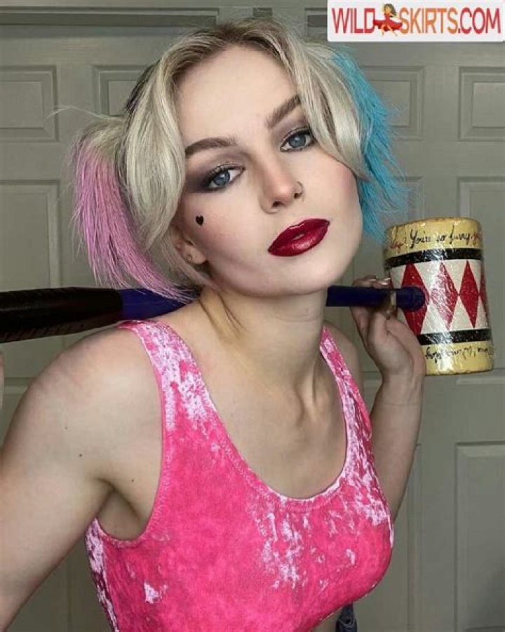 Exploring "kallmekris Nude" With Curiosity And Respect