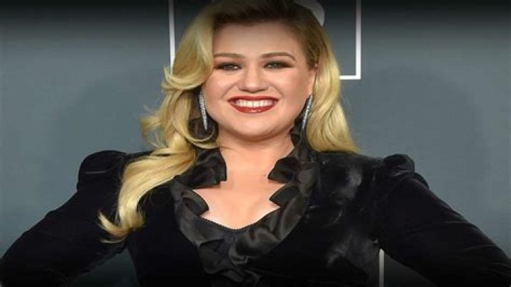 Kelly Clarkson - Bio, Age, Net Worth, Height, Divorce, Nationality, Career ·