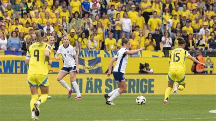 Kosovare Asllani Partner: Is Swedish Footballer Engaged Or Married?