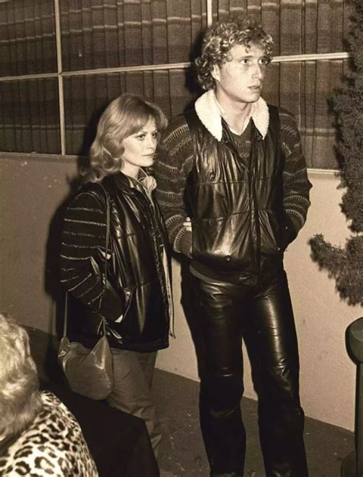 What happened to Beverly D'Angelo's ex-husband? ·