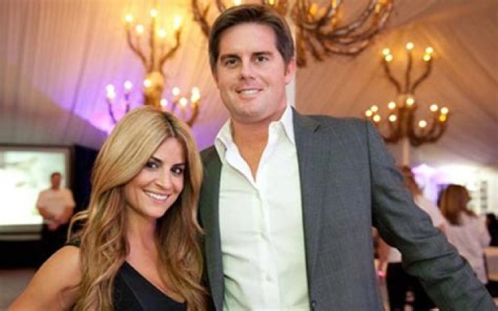 Luke Harding Wife Alison Victoria Net Worth, Age, Height, Wiki, Children correo ·