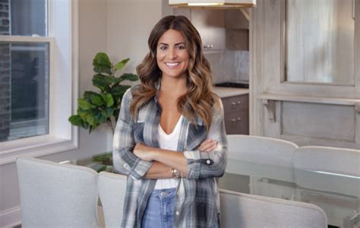 Meet Alison Victoria-Interior designer and host of HGTV's Windy City Rehab! ·