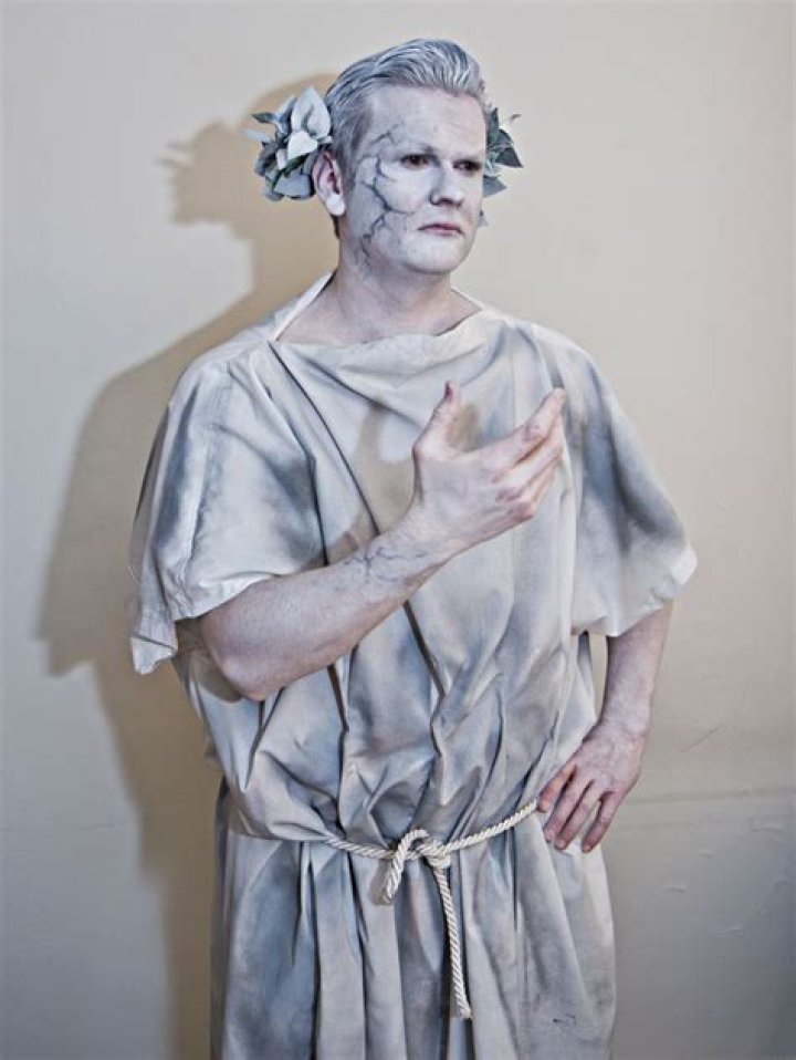 Sculptural Elegance: Men's Statue Costume For Striking Impressions