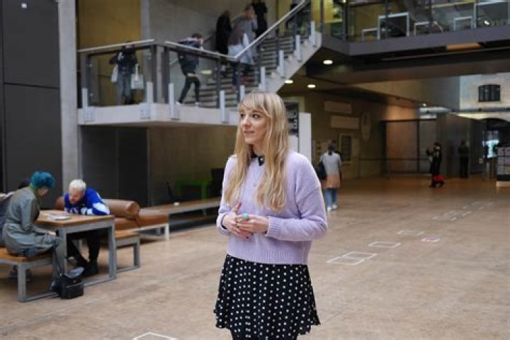 Who is Shauna Redford and Eric Schlosser's daughter? ·