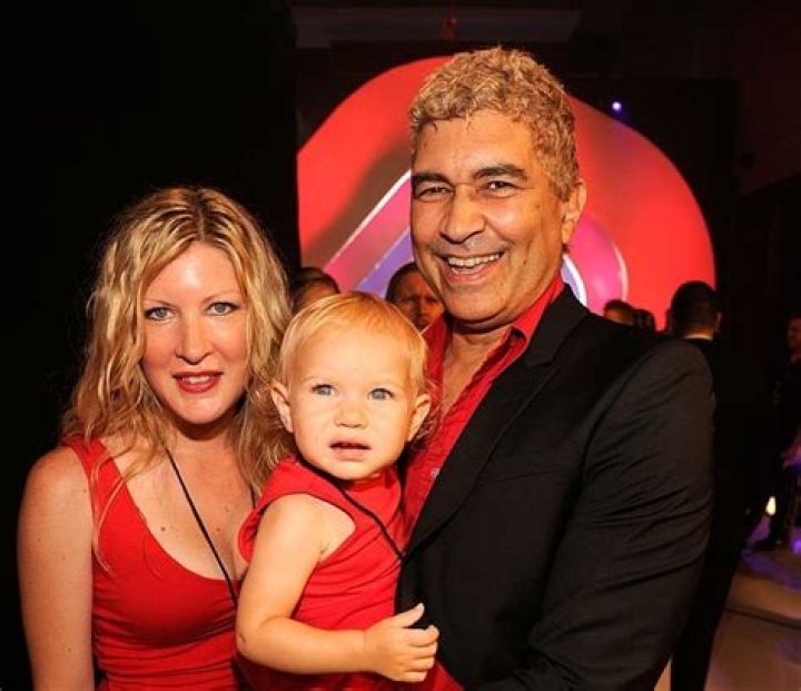 Discover The Hidden Truths Behind Pat Smear's Enduring Marriage
