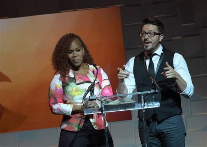 Unveiling Sandi Patty's Rise To Financial Success