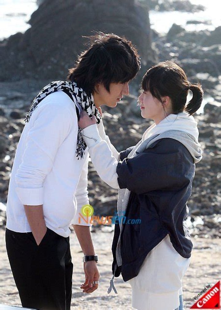 The Shimmering Chemistry Of Shin Hye Sun And Lee Min Ho