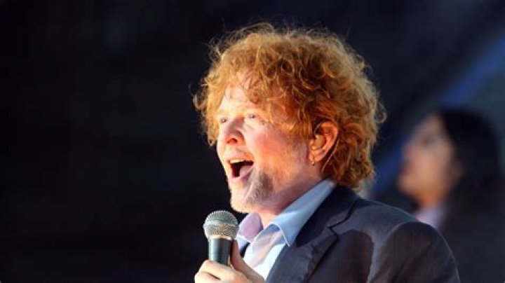 Simply Red singer reunites with band for album, tour