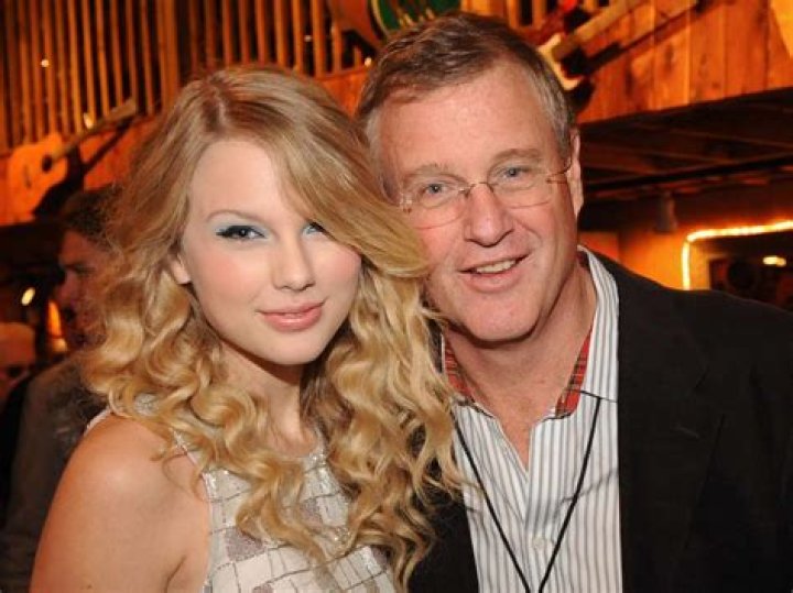 Exploring The Lives Of Taylor Swift's Parents After Remarriage