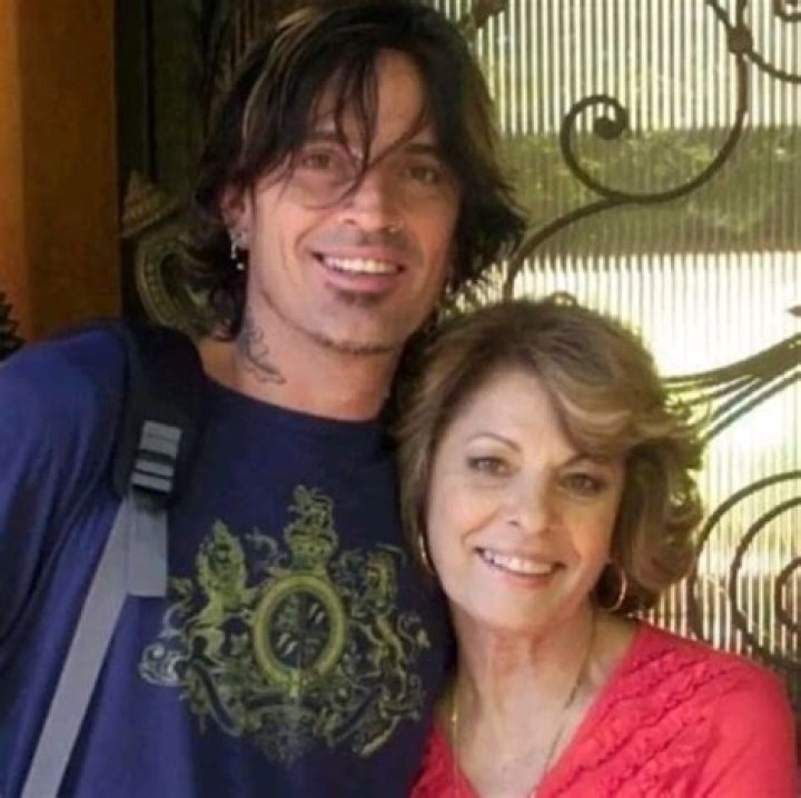 What happened to Tommy Lee's mother?