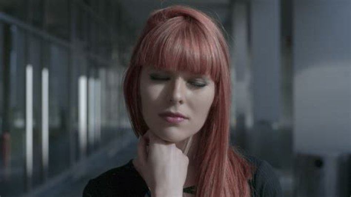 What happens if you blink during LASIK surgery? ·